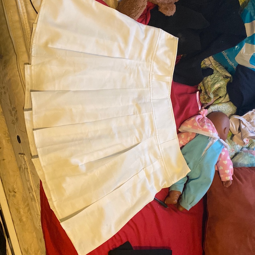 White Pleated skirt